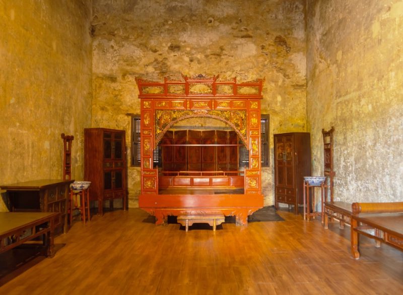 Antikes Haus mit der Matratzen Geschichte