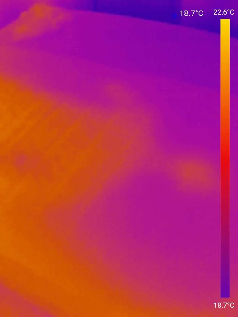 Dieses Bild zeigt die Temperatur der Aldi TRAUMNACHT SELECTION Relax-Matratze, 5 Minuten nachdem Tester aufstand